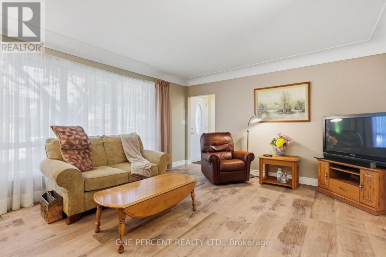 137 TERRACE DRIVE, Hamilton (Balfour), Ontario, L9A2Y8