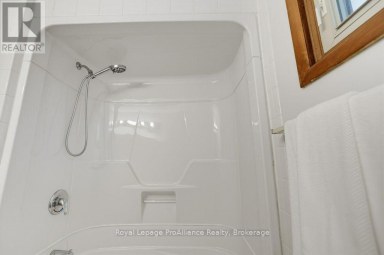 23 THORNCLIFFE DRIVE Belleville (Belleville Ward) Ontario photo 37