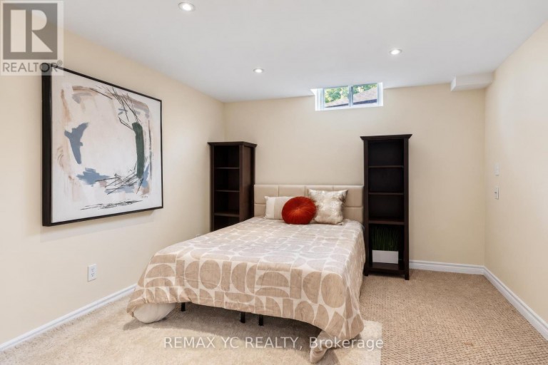 4 SIMMONS CRESCENT, Aurora (Aurora Highlands), Ontario, L4G6B4
