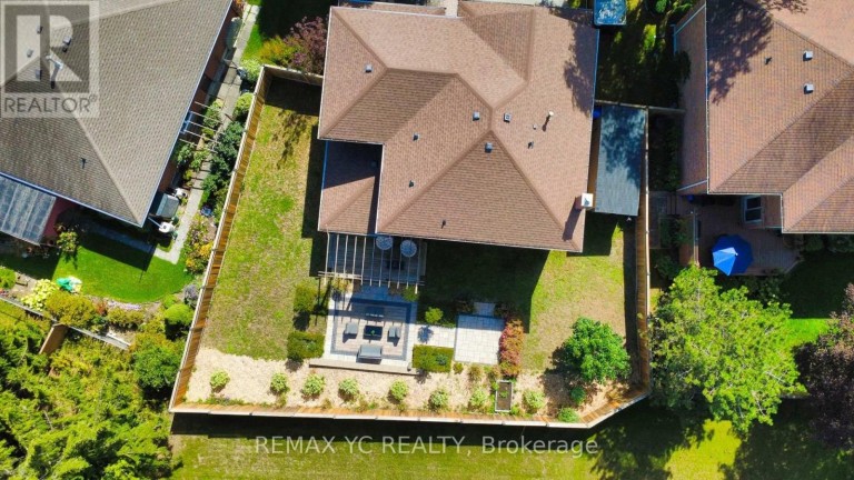 4 SIMMONS CRESCENT, Aurora (Aurora Highlands), Ontario, L4G6B4