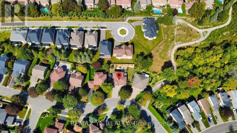 4 SIMMONS CRESCENT, Aurora (Aurora Highlands), Ontario, L4G6B4