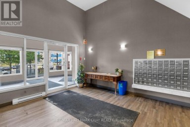 414 - 126 BELL FARM ROAD Barrie (Alliance) Ontario photo 2