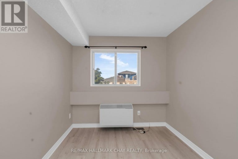 414 - 126 BELL FARM ROAD, Barrie (Alliance), Ontario, L4M6J3