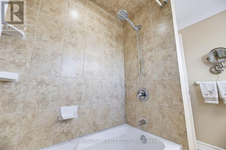 51 COURTLEIGH SQUARE, Brampton (Heart Lake East), Ontario, L6Z1J2