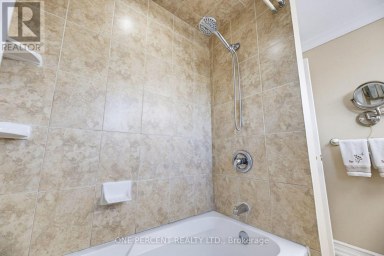 51 COURTLEIGH SQUARE Brampton (Heart Lake East) Ontario photo 18