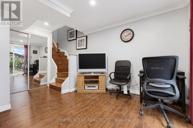 51 COURTLEIGH SQUARE Brampton (Heart Lake East) Ontario photo 24