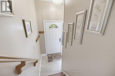 51 COURTLEIGH SQUARE Brampton (Heart Lake East) Ontario photo 5