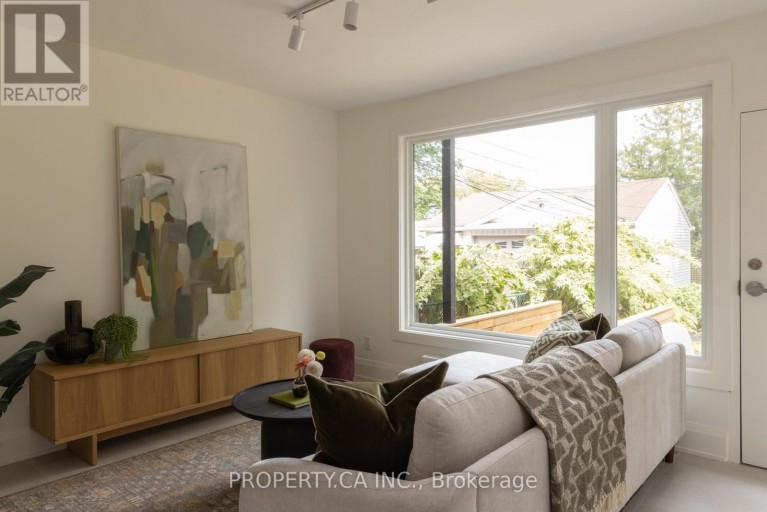 197 ROXTON ROAD, Toronto (Trinity-Bellwoods), Ontario, M6J2Y4
