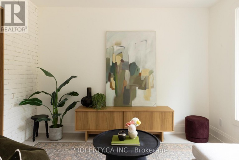 197 ROXTON ROAD, Toronto (Trinity-Bellwoods), Ontario, M6J2Y4