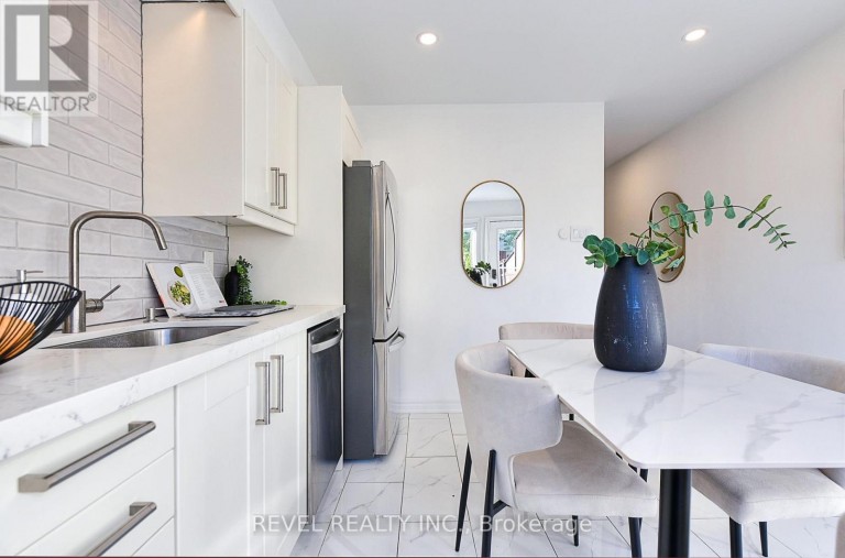 399 PERTH AVENUE, Toronto (Dovercourt-Wallace Emerson-Junction), Ontario, M6P3Y5