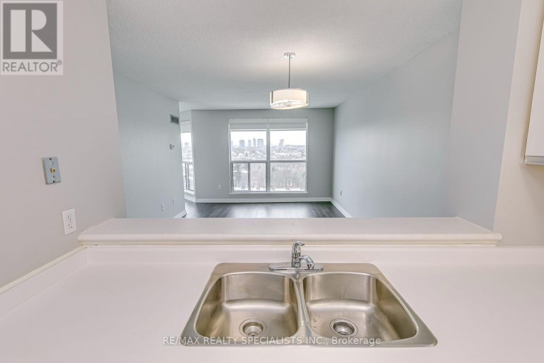 1605 - 2177 BURNHAMTHORPE ROAD W, Mississauga (Erin Mills), Ontario, L5L5P9