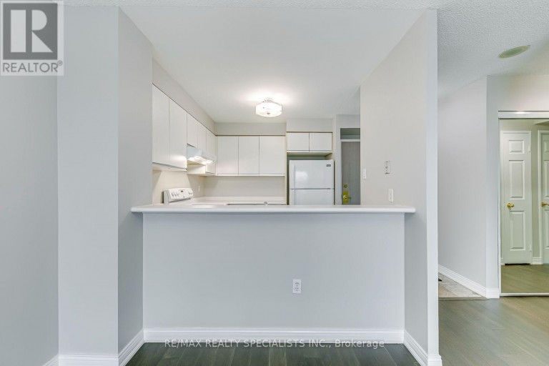 1605 - 2177 BURNHAMTHORPE ROAD W, Mississauga (Erin Mills), Ontario, L5L5P9