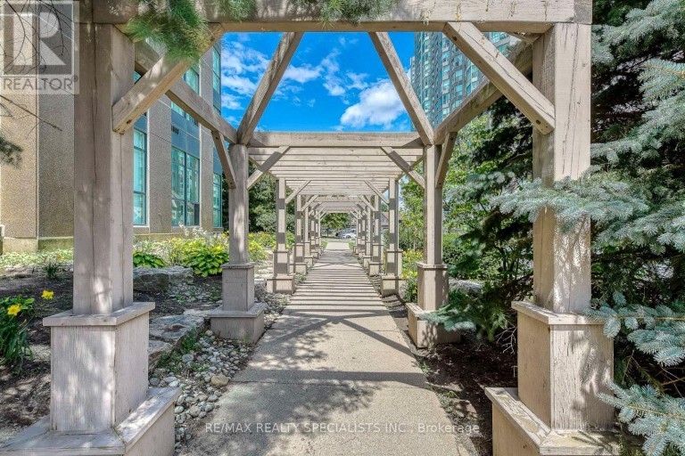 1605 - 2177 BURNHAMTHORPE ROAD W, Mississauga (Erin Mills), Ontario, L5L5P9