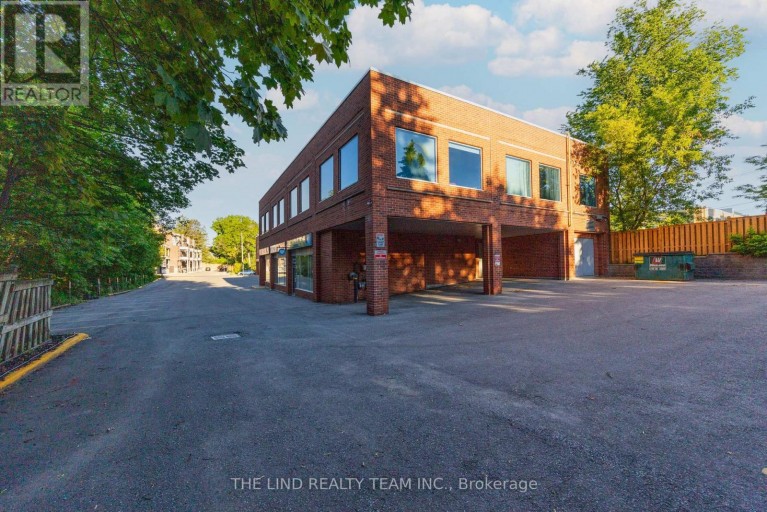 15105 YONGE STREET, Aurora (Aurora Village), Ontario, L4G1M3