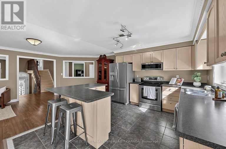 4 BRECKEN DRIVE, Georgina (Keswick South), Ontario, L4P4A3
