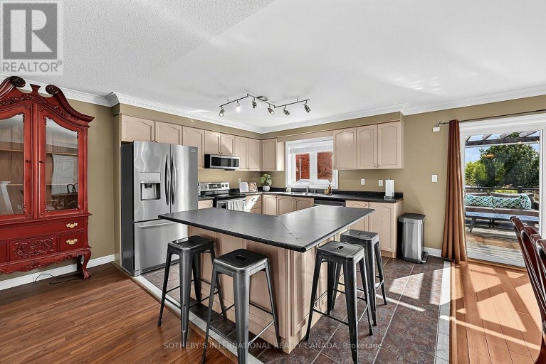 4 BRECKEN DRIVE, Georgina (Keswick South), Ontario, L4P4A3