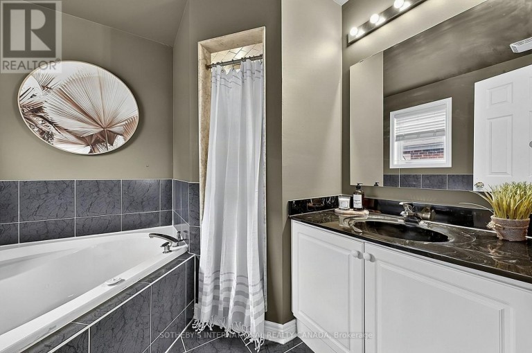 4 BRECKEN DRIVE, Georgina (Keswick South), Ontario, L4P4A3