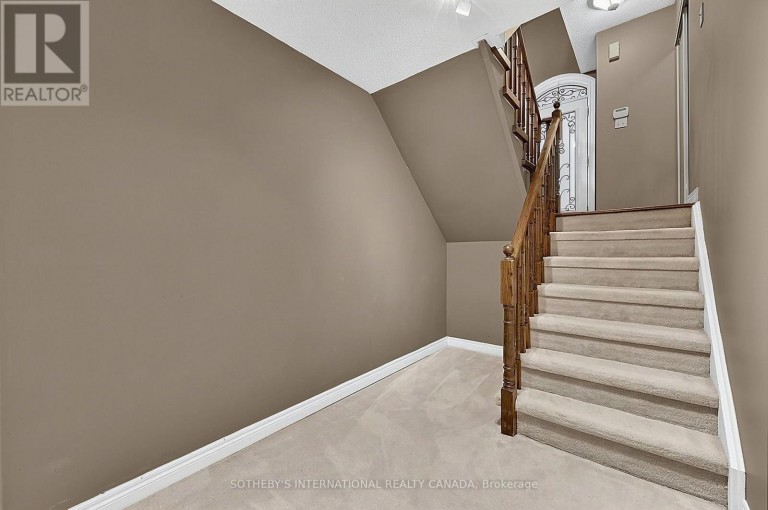 4 BRECKEN DRIVE, Georgina (Keswick South), Ontario, L4P4A3
