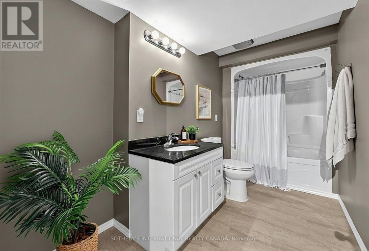 4 BRECKEN DRIVE, Georgina (Keswick South), Ontario, L4P4A3