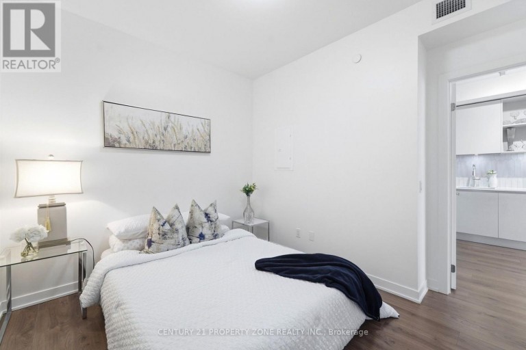 719 - 405 DUNDAS STREET W, Oakville (GO Glenorchy), Ontario, L6M4M2