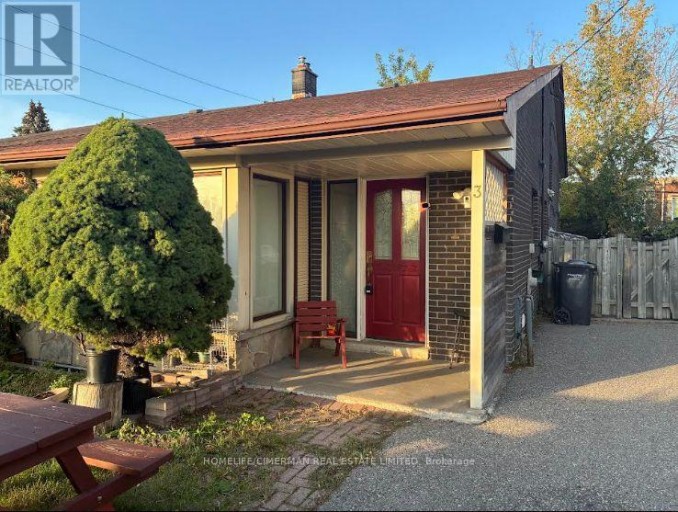 3 BENTON STREET, Brampton (Bram East), Ontario, L6W3B8