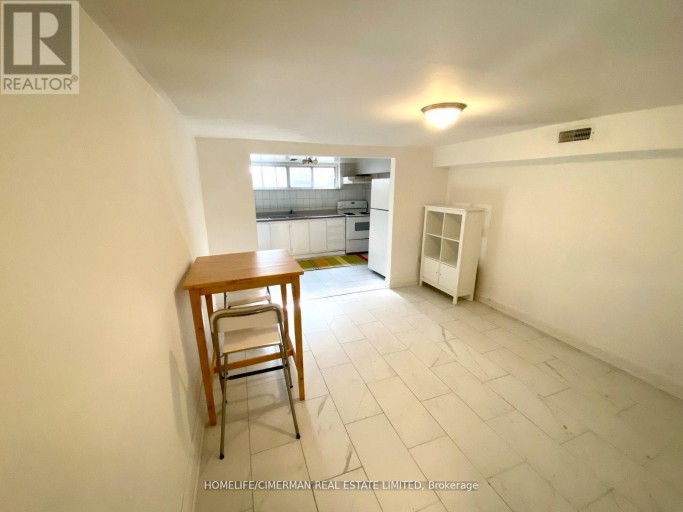 3 BENTON STREET, Brampton (Bram East), Ontario, L6W3B8