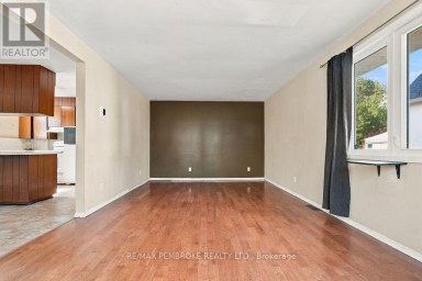570 MOFFAT STREET Pembroke Ontario photo 10