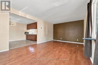 570 MOFFAT STREET Pembroke Ontario photo 11