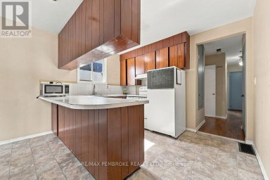 570 MOFFAT STREET Pembroke Ontario photo 14