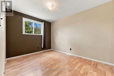 570 MOFFAT STREET Pembroke Ontario photo 26