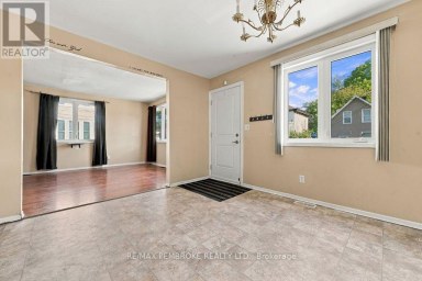 570 MOFFAT STREET Pembroke Ontario photo 7