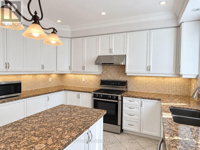 66 CHAYA SARA GARDENS, Vaughan (Patterson), Ontario, L6A0Z7