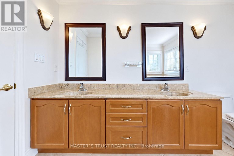 66 CHAYA SARA GARDENS, Vaughan (Patterson), Ontario, L6A0Z7