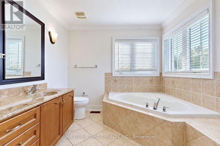 66 CHAYA SARA GARDENS, Vaughan (Patterson), Ontario, L6A0Z7