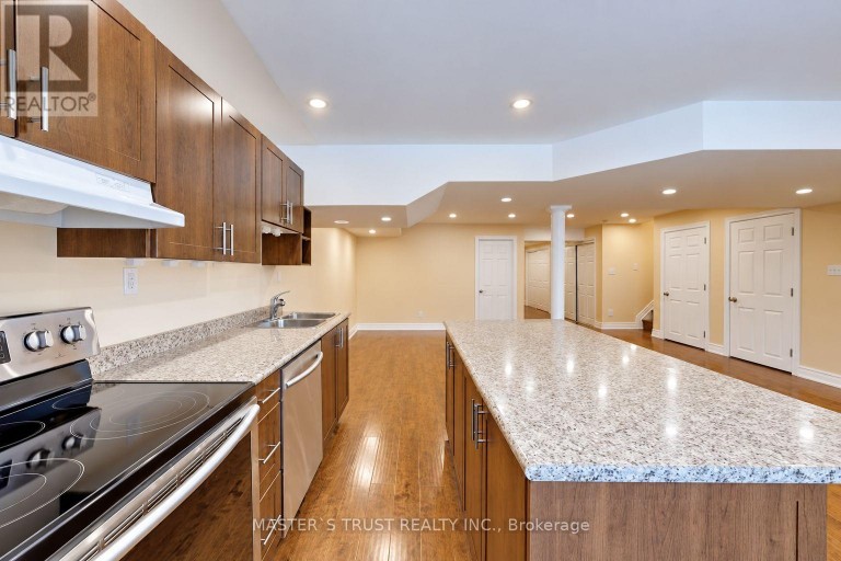 66 CHAYA SARA GARDENS, Vaughan (Patterson), Ontario, L6A0Z7