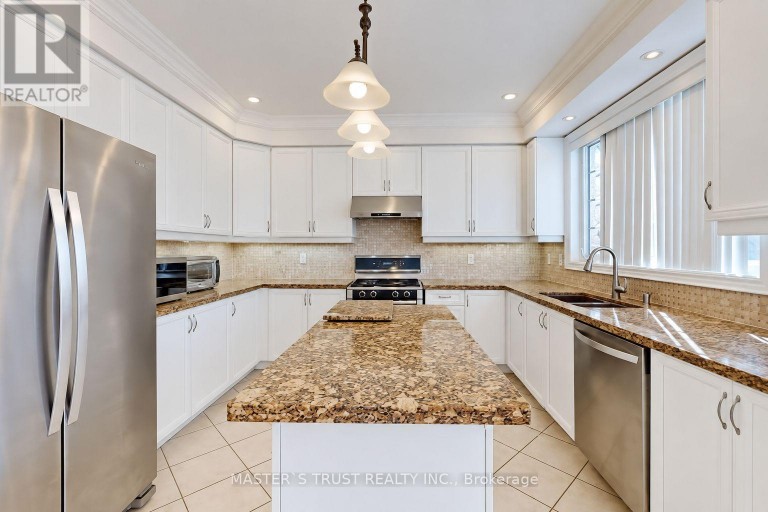 66 CHAYA SARA GARDENS, Vaughan (Patterson), Ontario, L6A0Z7
