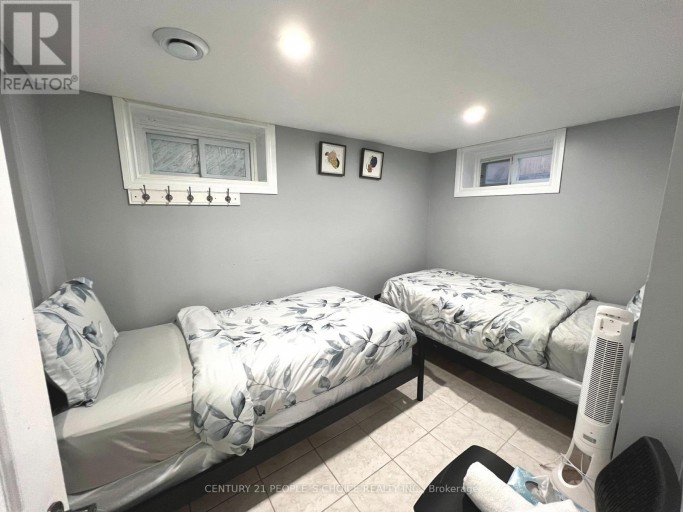 5359 KITCHENER STREET, Niagara Falls (Clifton Hill), Ontario, L2G1B6