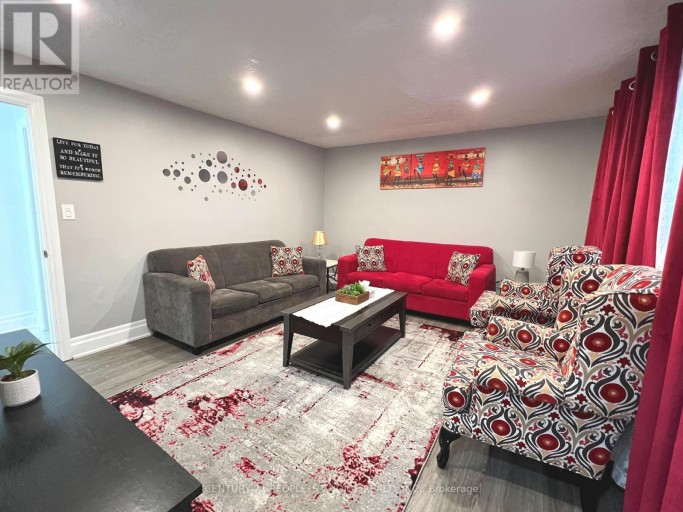 5359 KITCHENER STREET, Niagara Falls (Clifton Hill), Ontario, L2G1B6