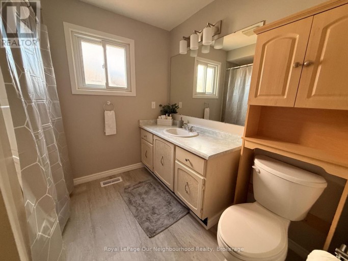 74 CENTREFIELD DRIVE, Clarington (Courtice), Ontario, L1E1K7