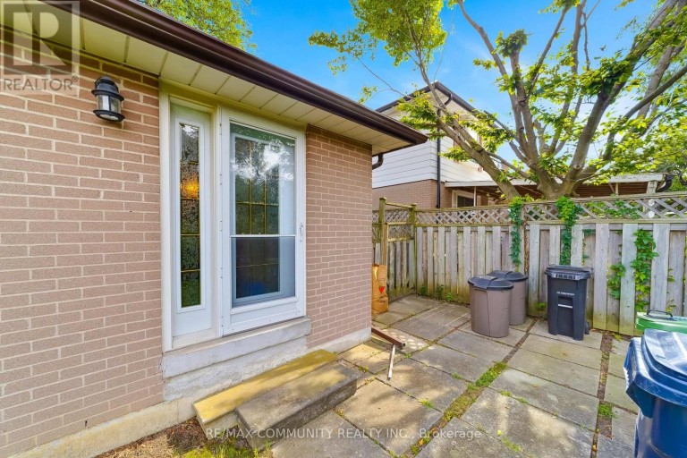 30 BRIDLINGTON STREET, Toronto (Woburn), Ontario, M1H2L5