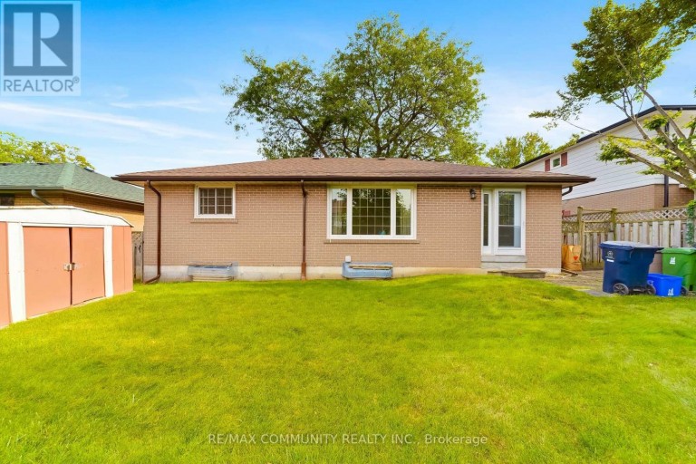 30 BRIDLINGTON STREET, Toronto (Woburn), Ontario, M1H2L5