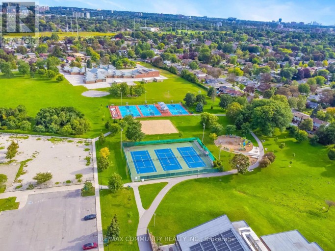 30 BRIDLINGTON STREET, Toronto (Woburn), Ontario, M1H2L5