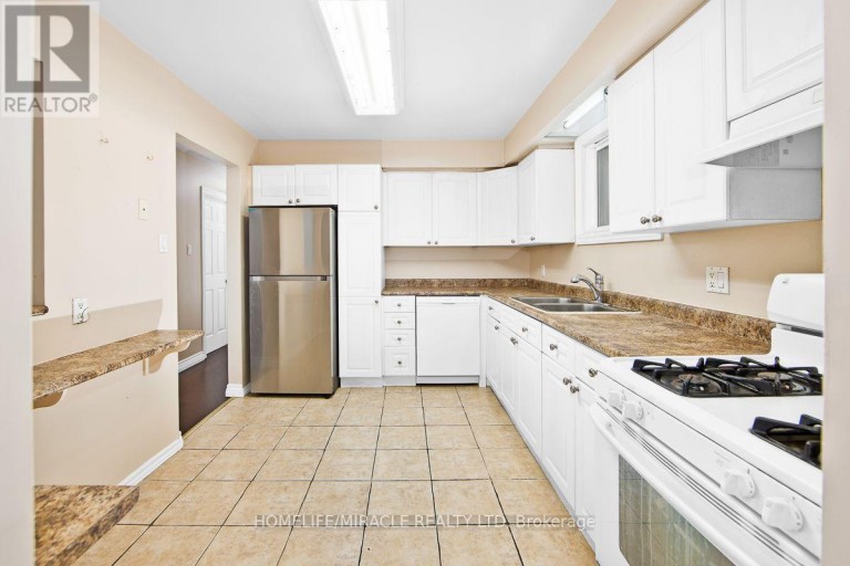 151 BAYVIEW DRIVE, Barrie (Allandale Heights), Ontario, L4N3P3