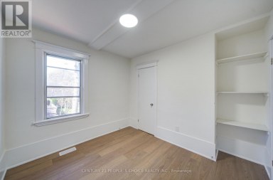 176 LONDON STREET S Hamilton (Delta) Ontario photo 29