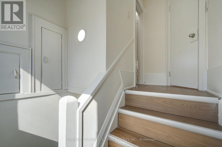 176 LONDON STREET S, Hamilton (Delta), Ontario, L8K2G9