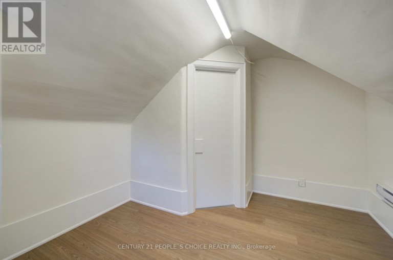 176 LONDON STREET S, Hamilton (Delta), Ontario, L8K2G9