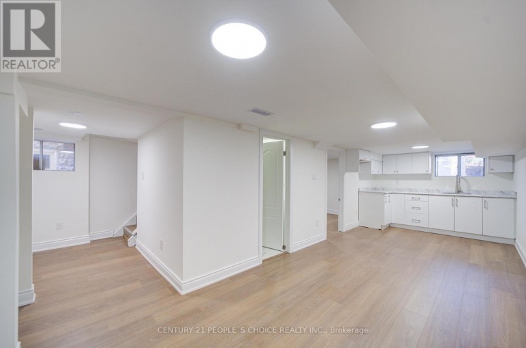 176 LONDON STREET S, Hamilton (Delta), Ontario, L8K2G9