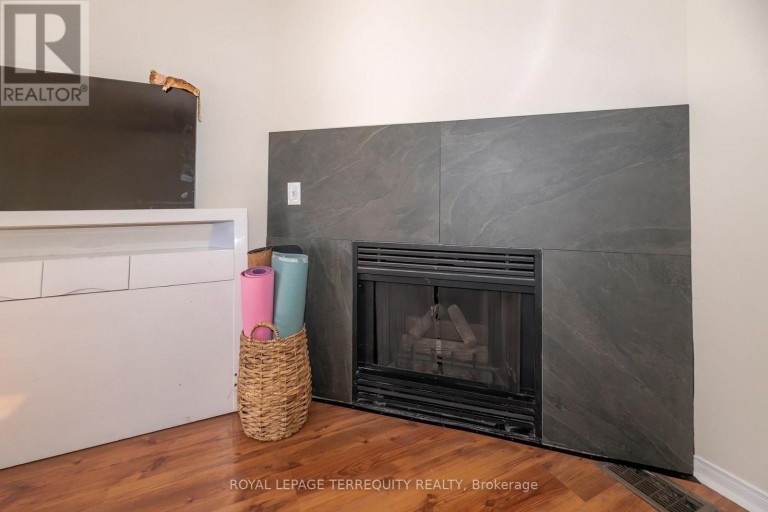 5 HEAVER DRIVE, Whitby (Pringle Creek), Ontario, L1N9K4