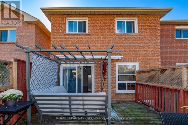 5 HEAVER DRIVE, Whitby (Pringle Creek), Ontario, L1N9K4