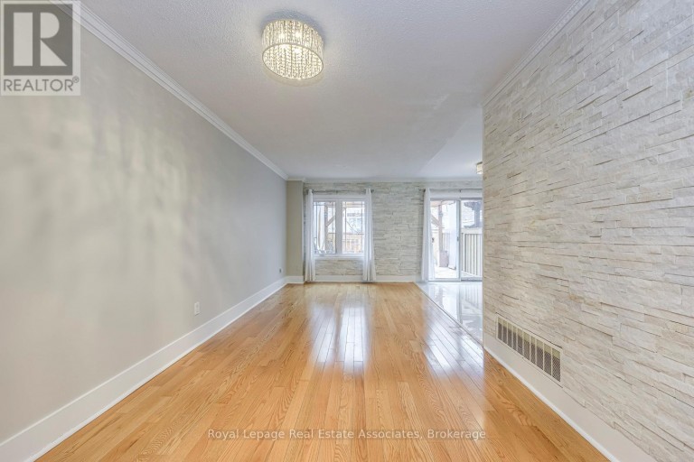 6978 LISANNE COURT, Mississauga (Lisgar), Ontario, L5N6Z7
